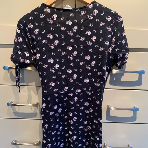 Floral Spring mini Dress - Picture 2 of 3